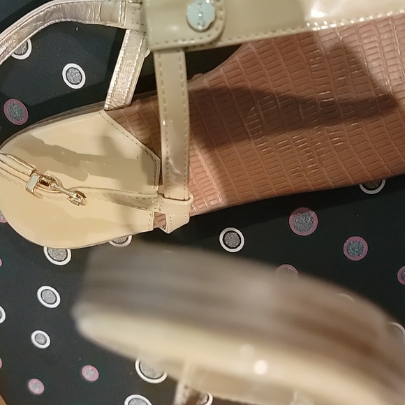 @@ CUTENESS - Picture 3 of 8